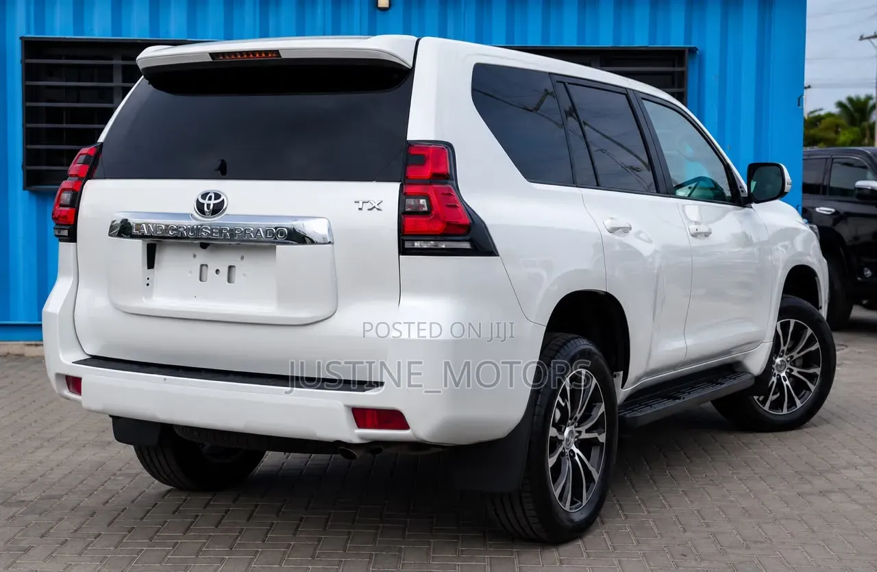 Toyota Land Cruiser Prado 2019 White