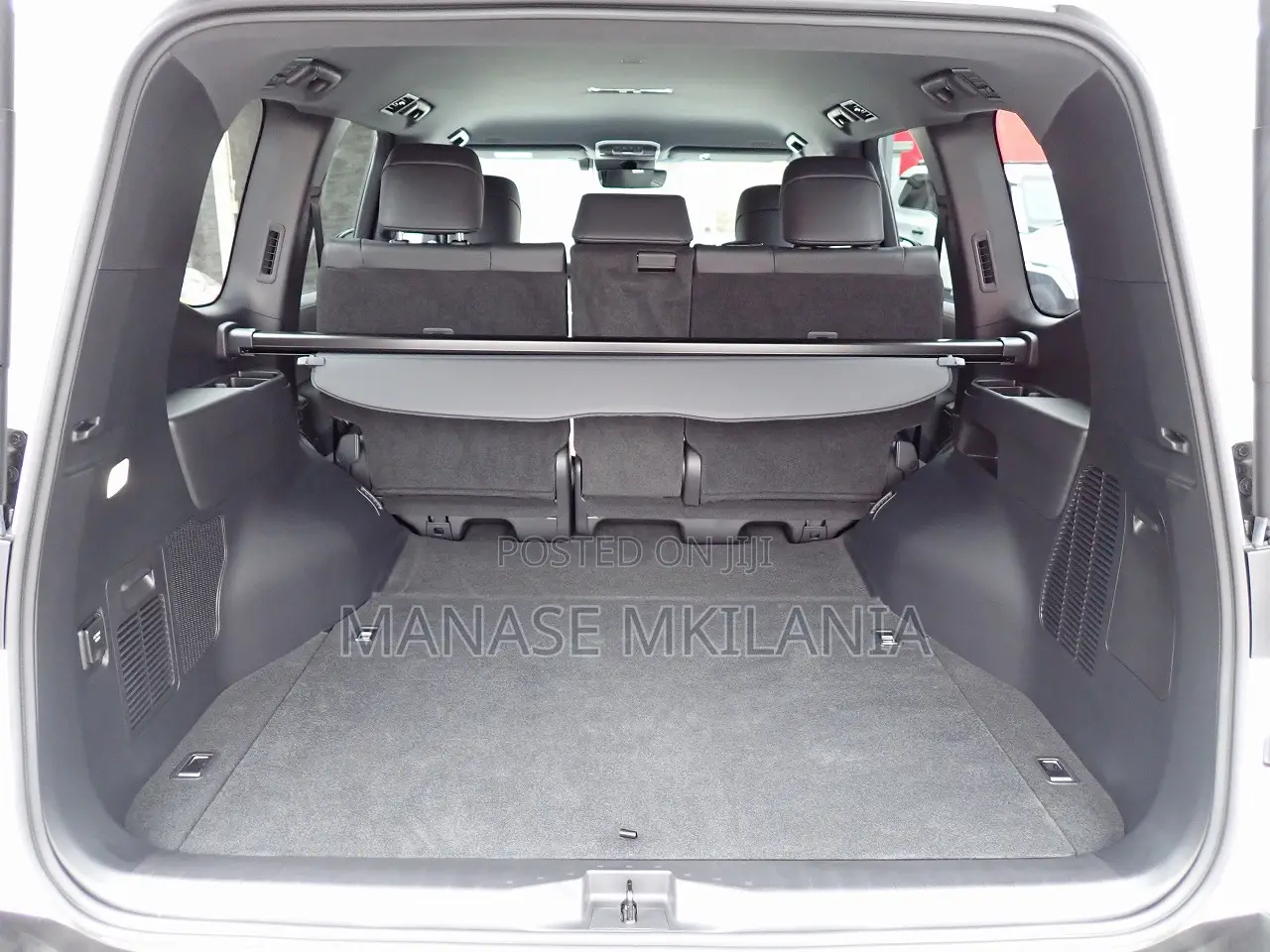 Toyota Land Cruiser LC300 2023 White