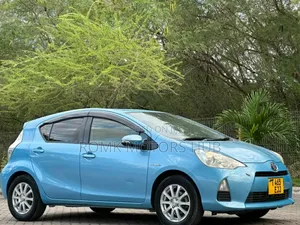 Toyota Aqua 2013 Blue