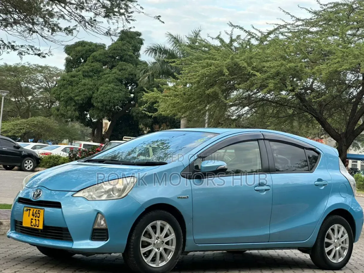 Toyota Aqua 2013 Blue