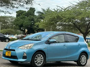 Toyota Aqua 2013 Blue