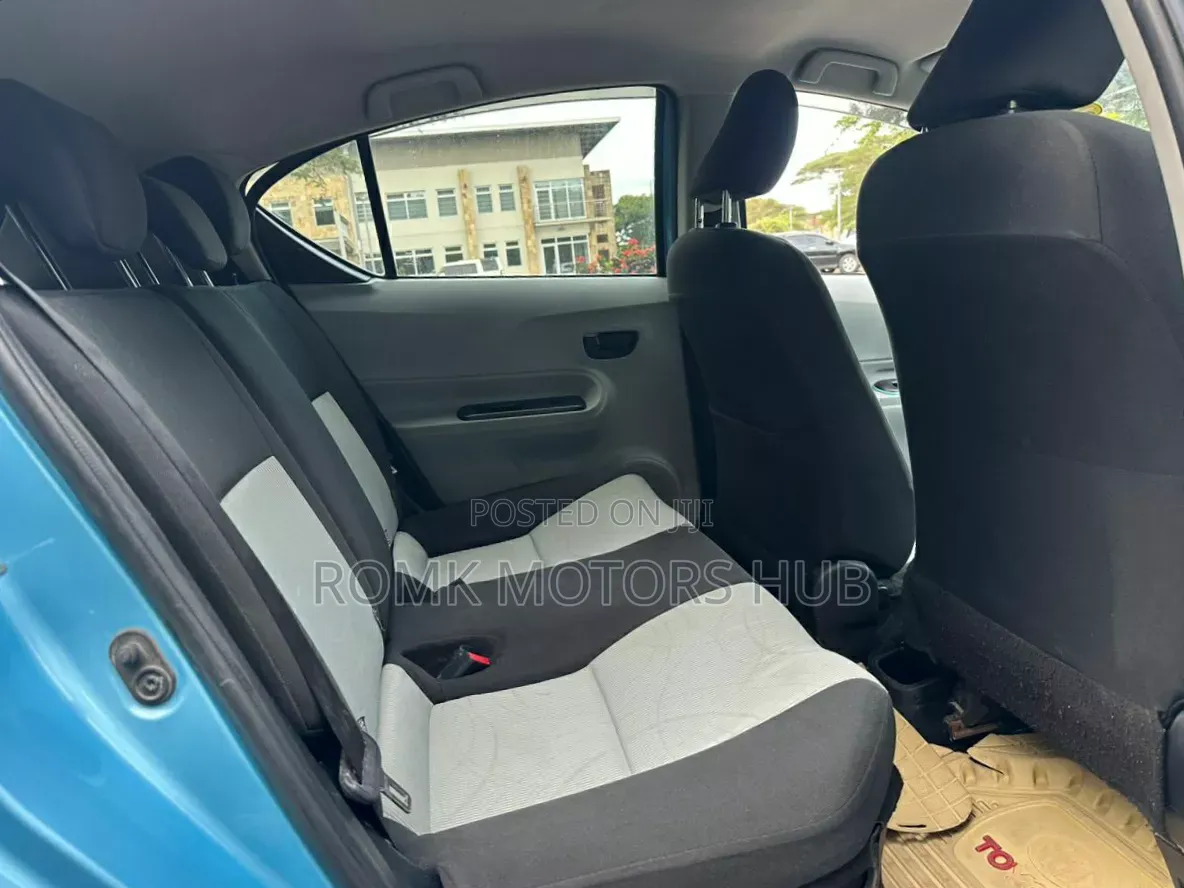 Toyota Aqua 2013 Blue