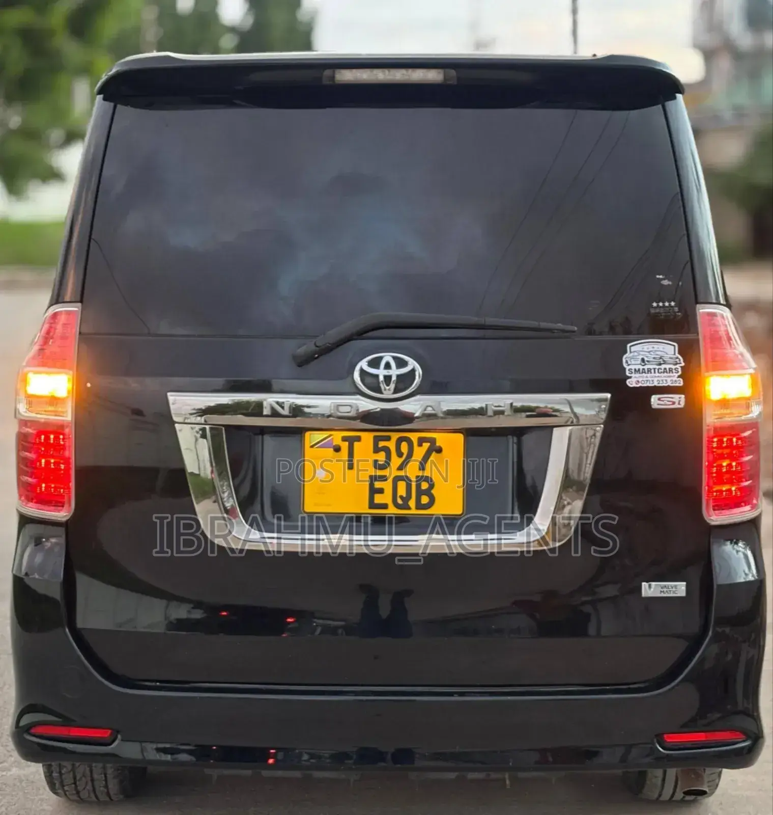 Toyota Noah 2.0 143hp AWD (7 Seater) 2008 Black