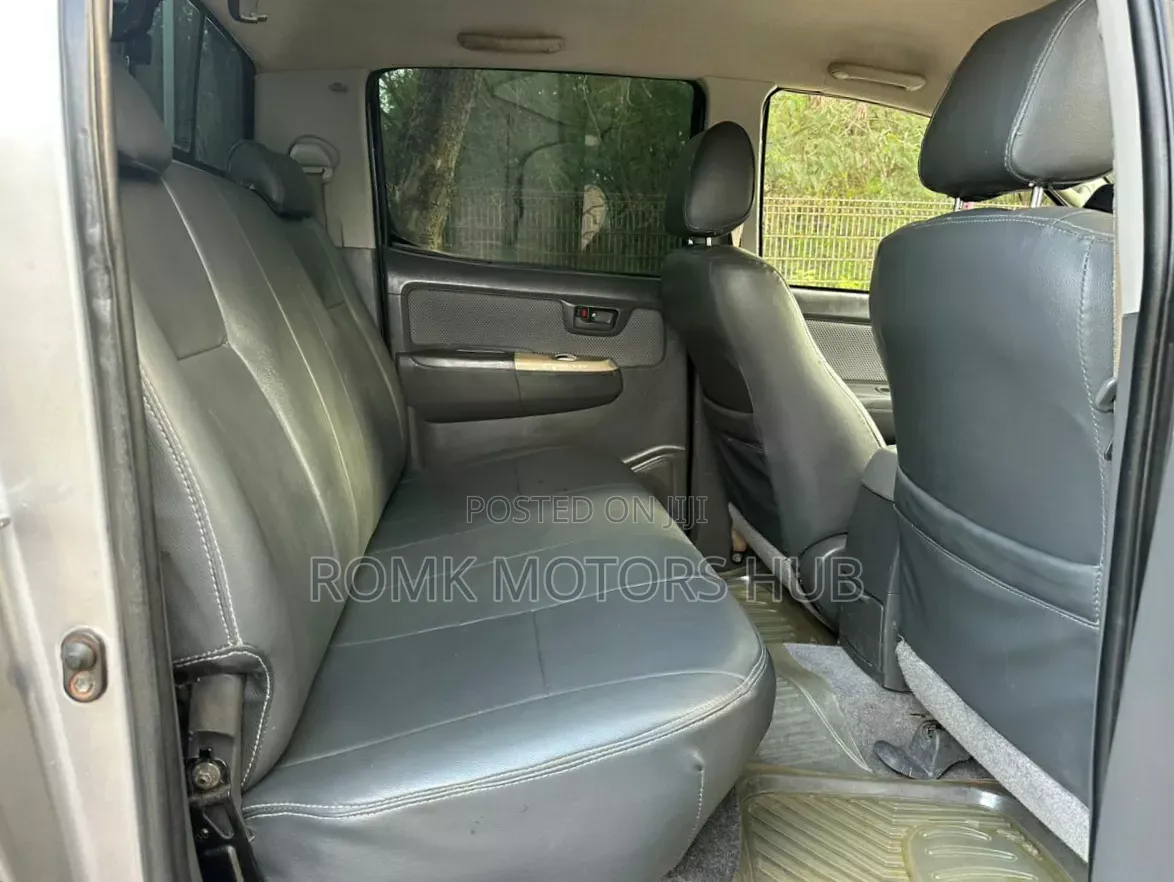 Toyota Hilux 2015 Silver