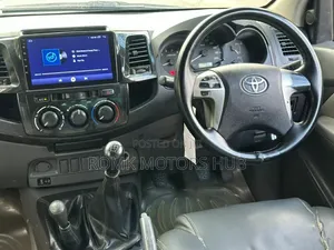 Toyota Hilux 2015 Silver
