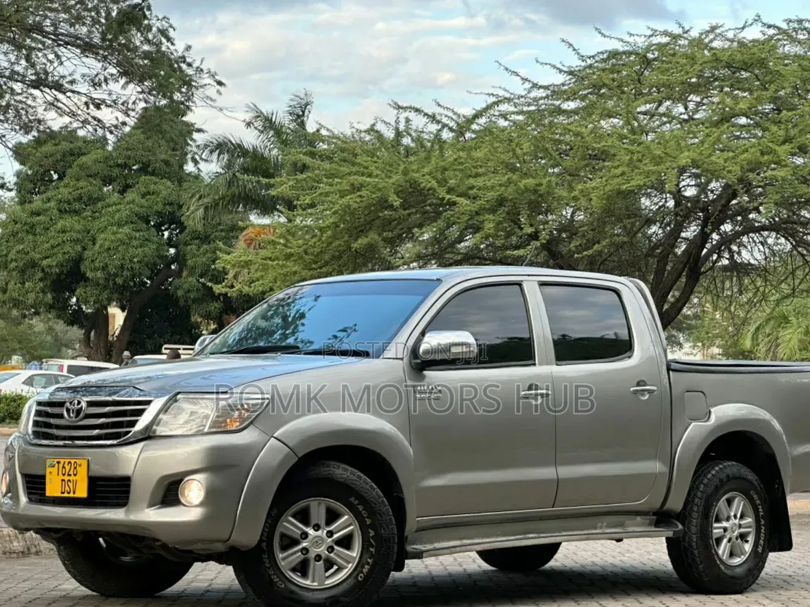 Toyota Hilux 2015 Silver