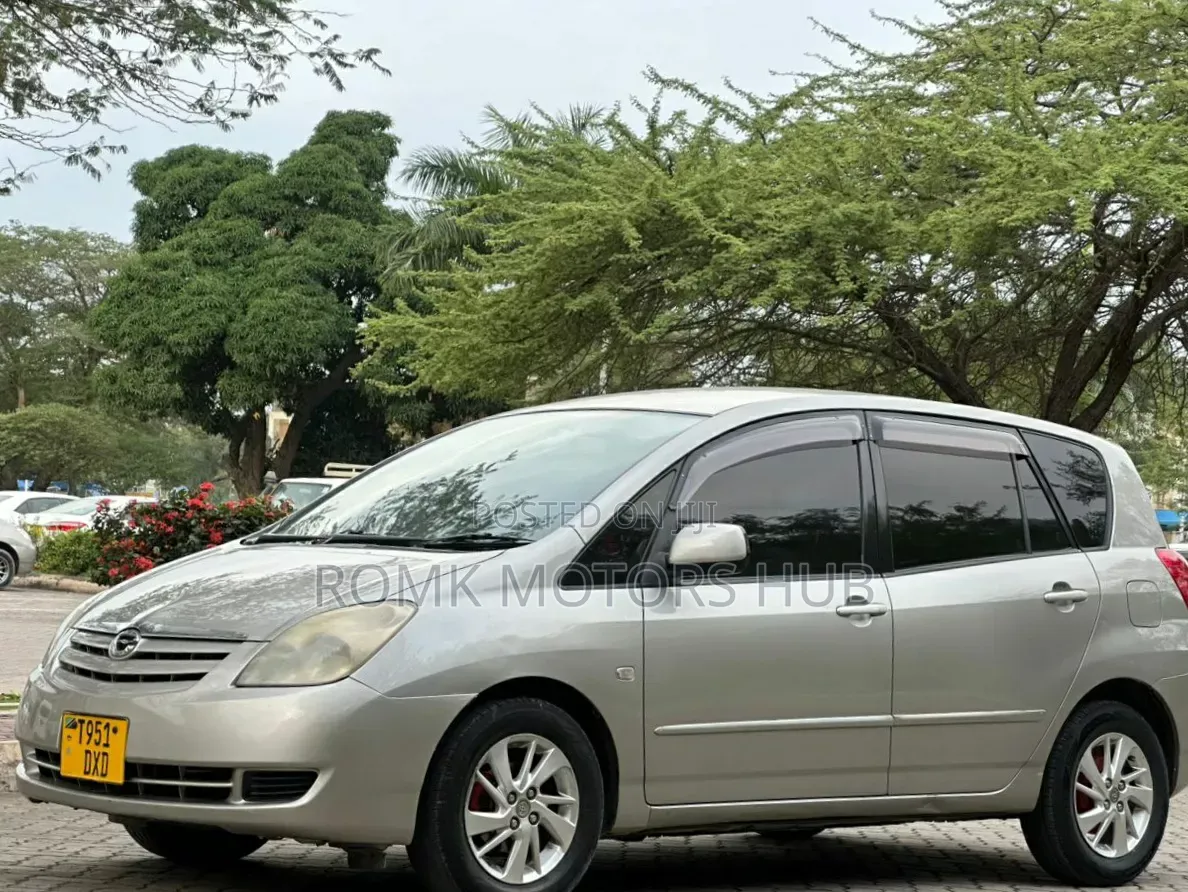Toyota Corolla Spacio 2004 Silver