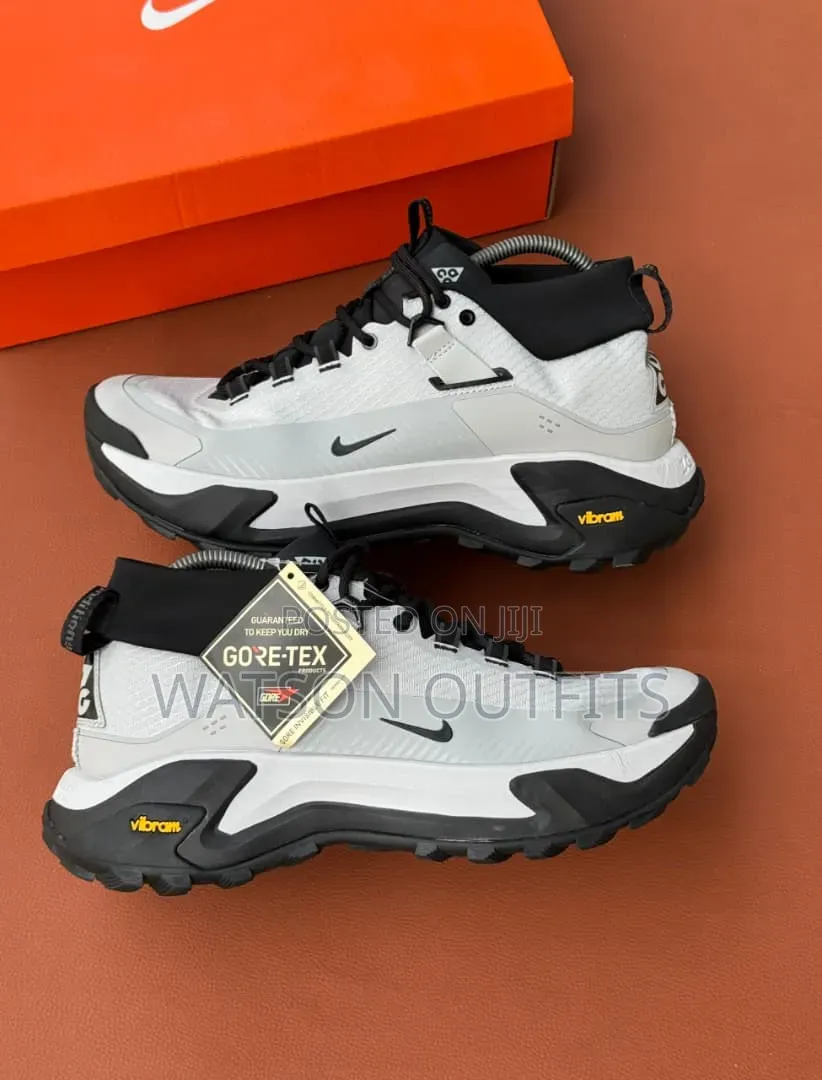 Goretex Vibrant Men's Leather Shoes Materials Class A