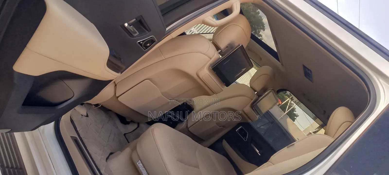 Toyota Land Cruiser 2024 White