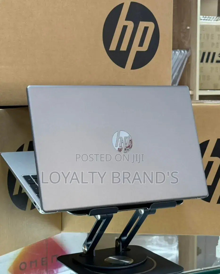 New Laptop HP 250 G10 8GB Intel Core i3 SSD 512GB