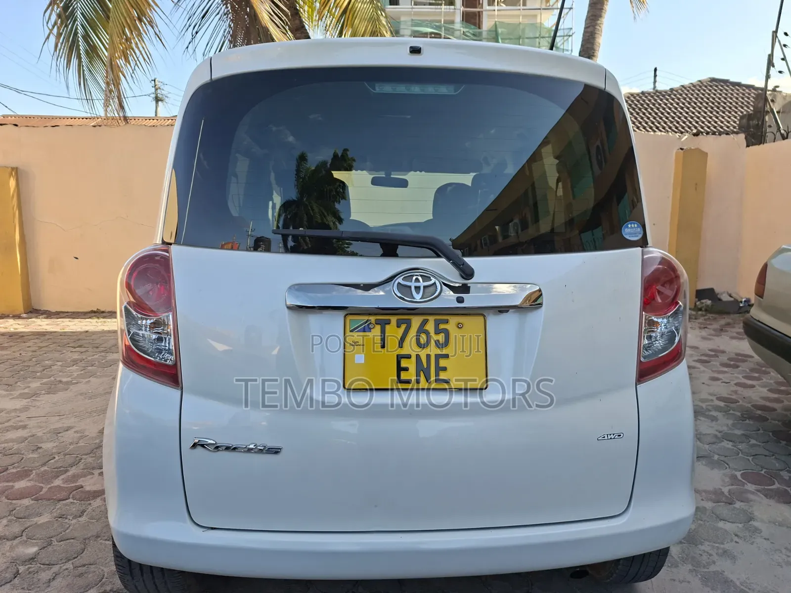 Toyota Ractis 2009 White