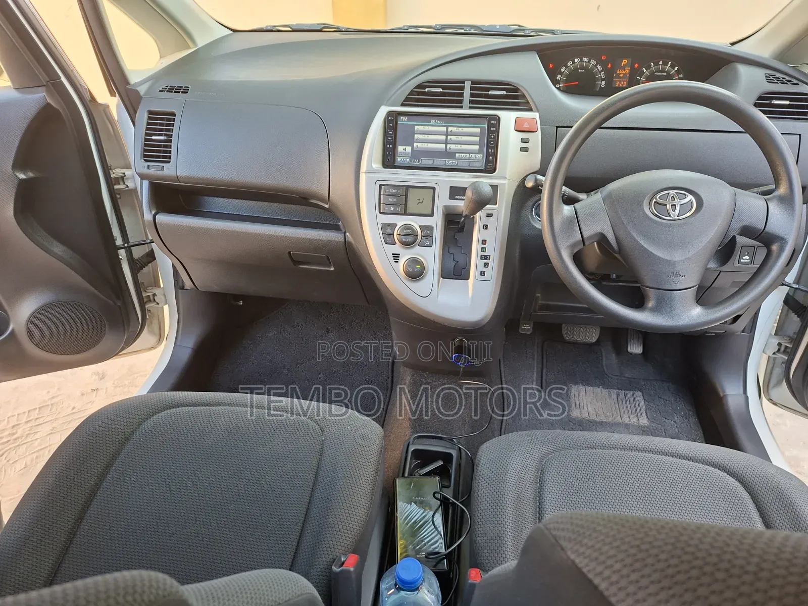 Toyota Ractis 2009 White