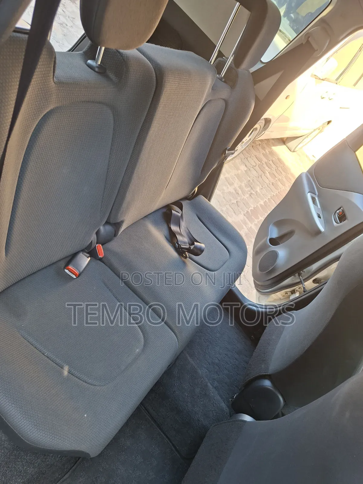 Toyota Ractis 2009 White
