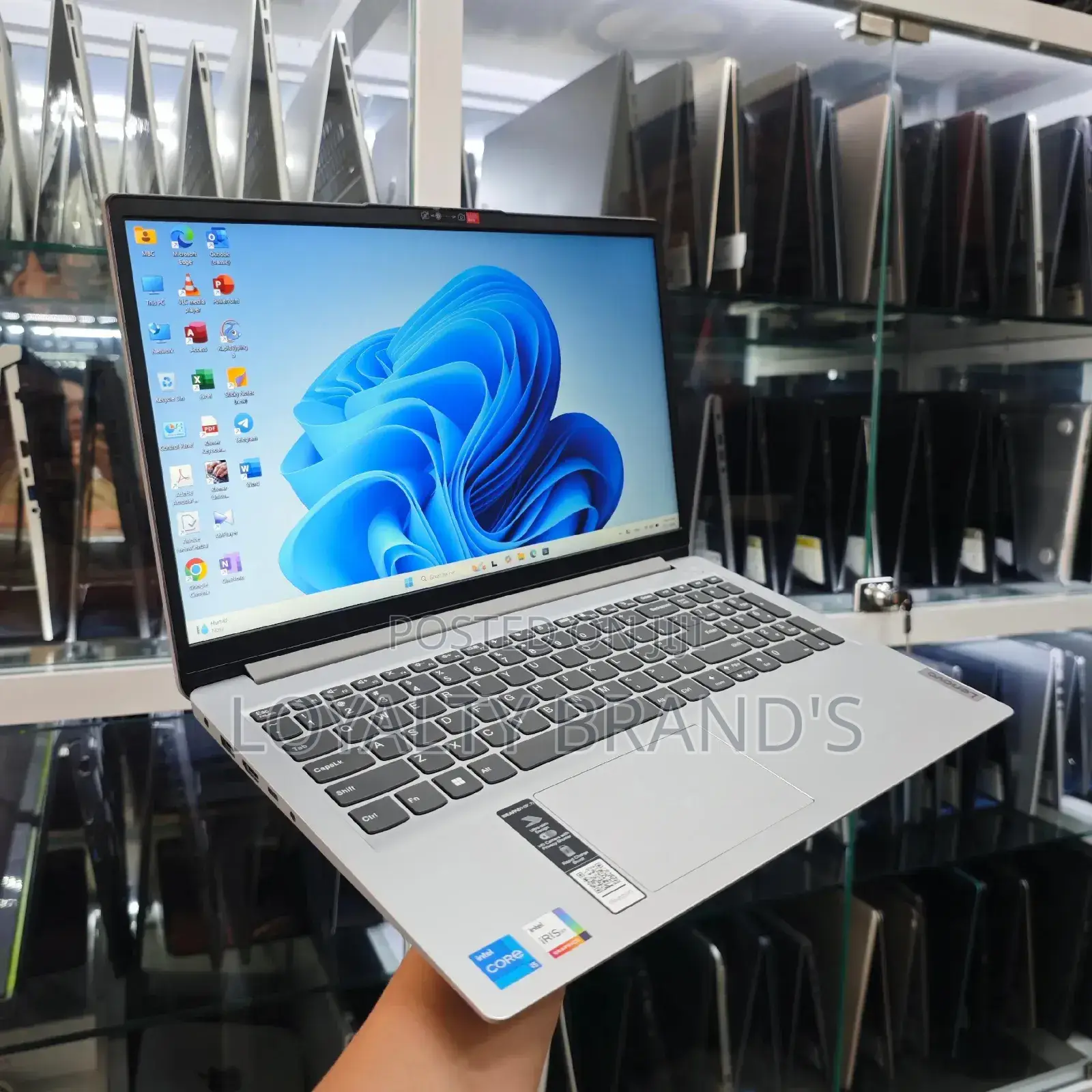 New Laptop Lenovo IdeaPad 1 16GB Intel Core i5 SSD 256GB