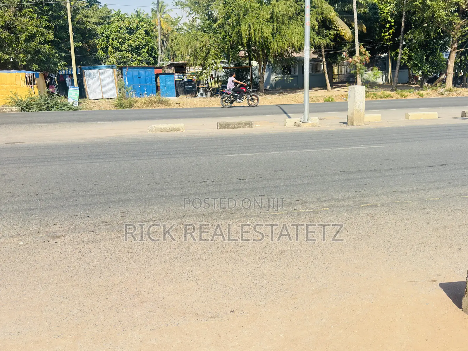 5bdrm House in Nyamanoro for sale