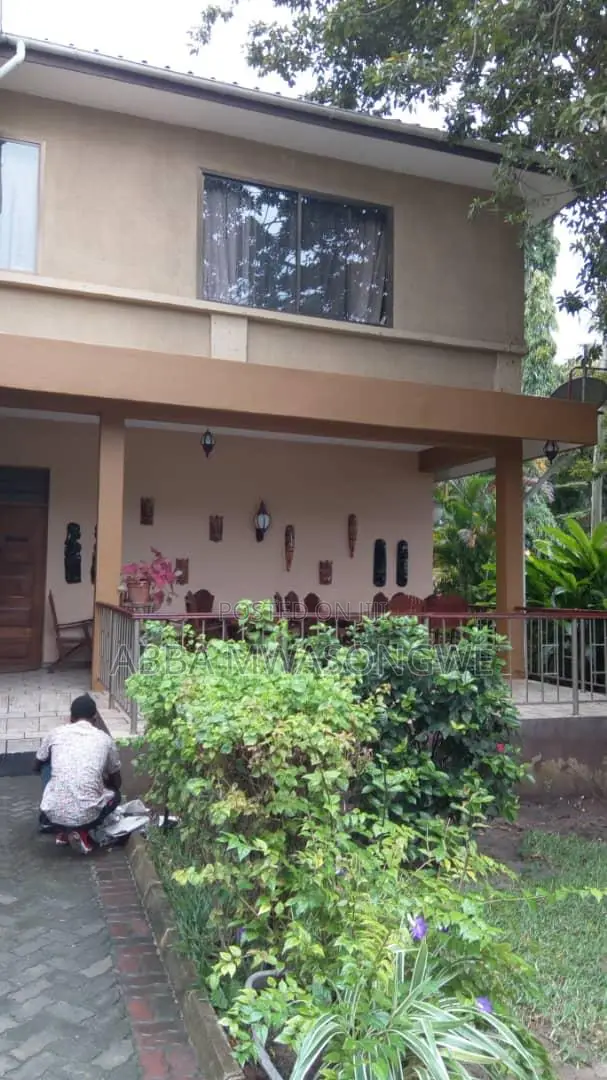 14bdrm House in House For Sale, Mikocheni for sale