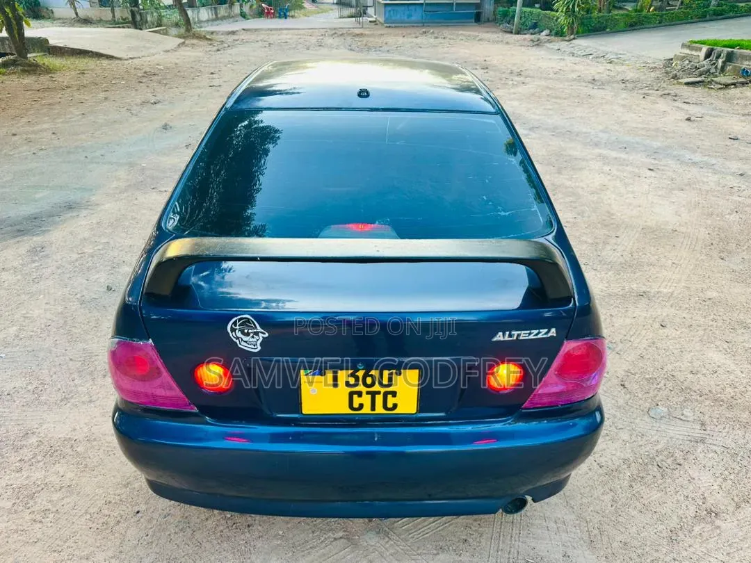 Toyota Altezza 2004 Blue
