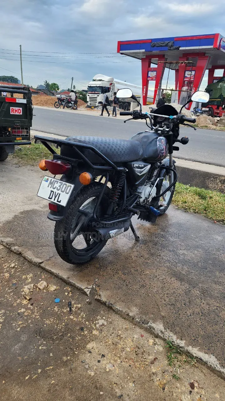 TVS HLX 125 2022 Black