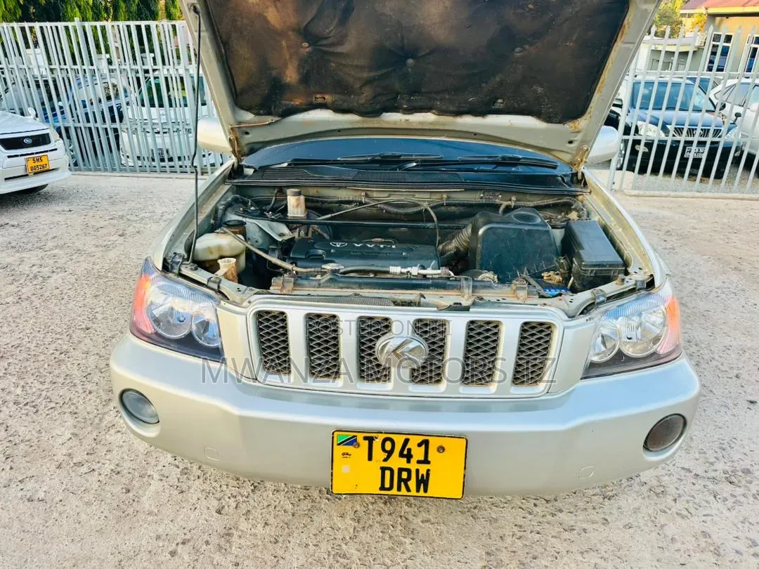 Toyota Kluger 2004 Silver