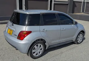 Toyota IST 2003 Silver