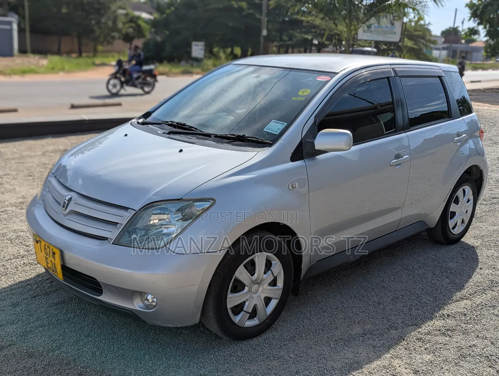 Toyota IST 2003 Silver