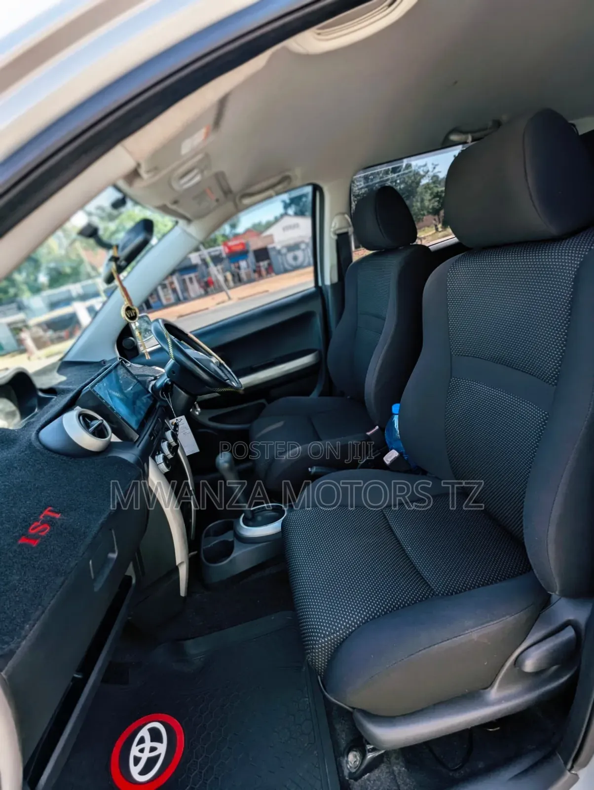 Toyota IST 2003 Silver