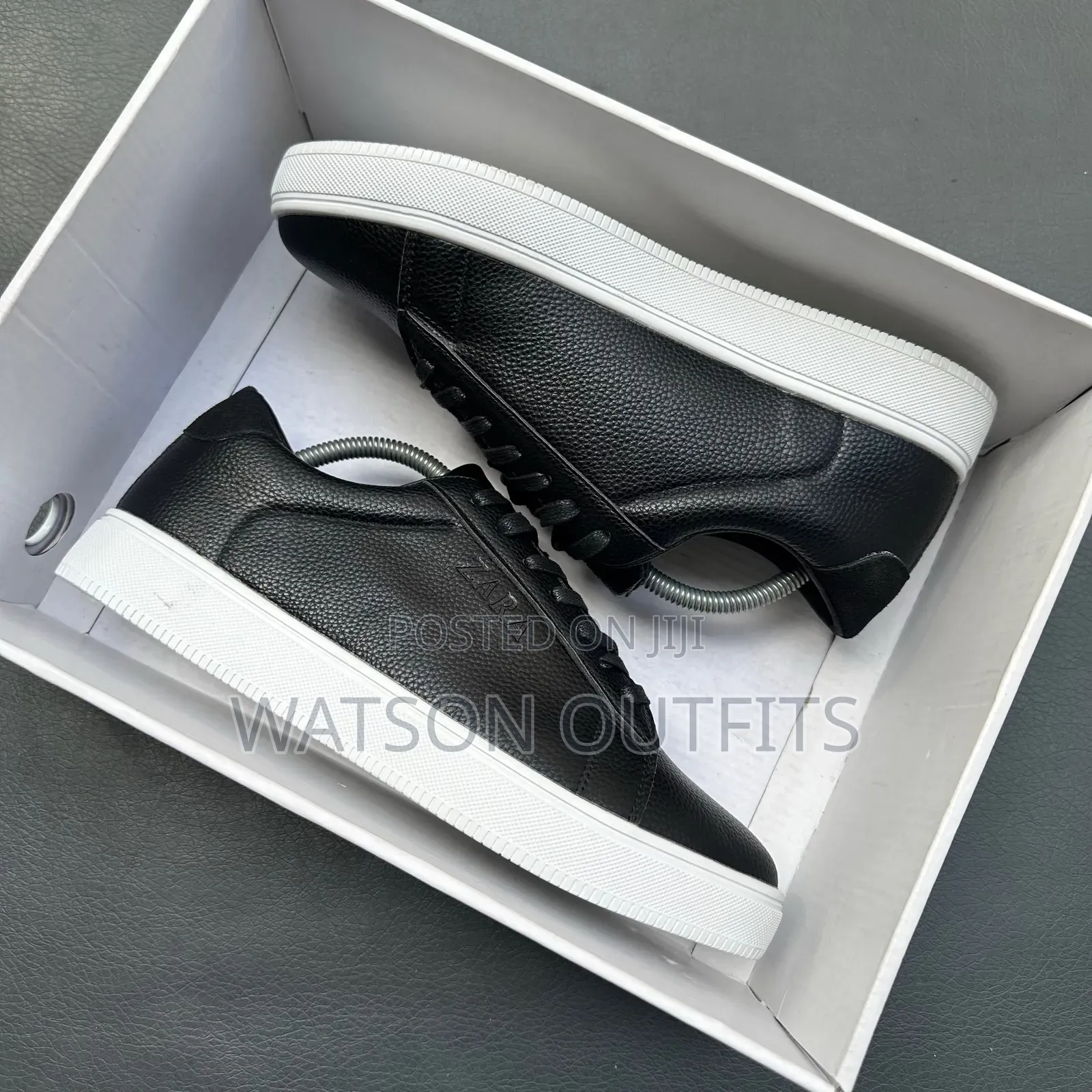 Men's Leather Footwears or Shoes 5 Colours Materials Class or Grade A