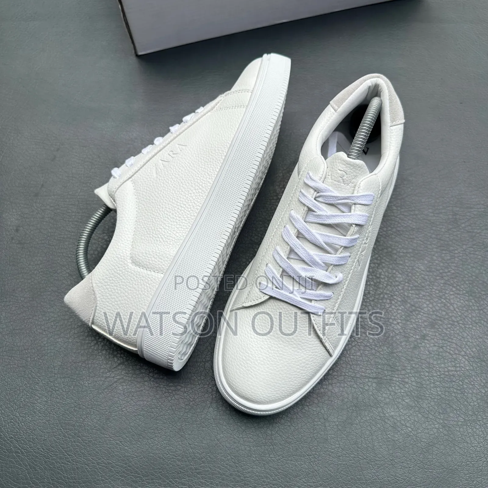 Men's Leather Footwears or Shoes 5 Colours Materials Class or Grade A