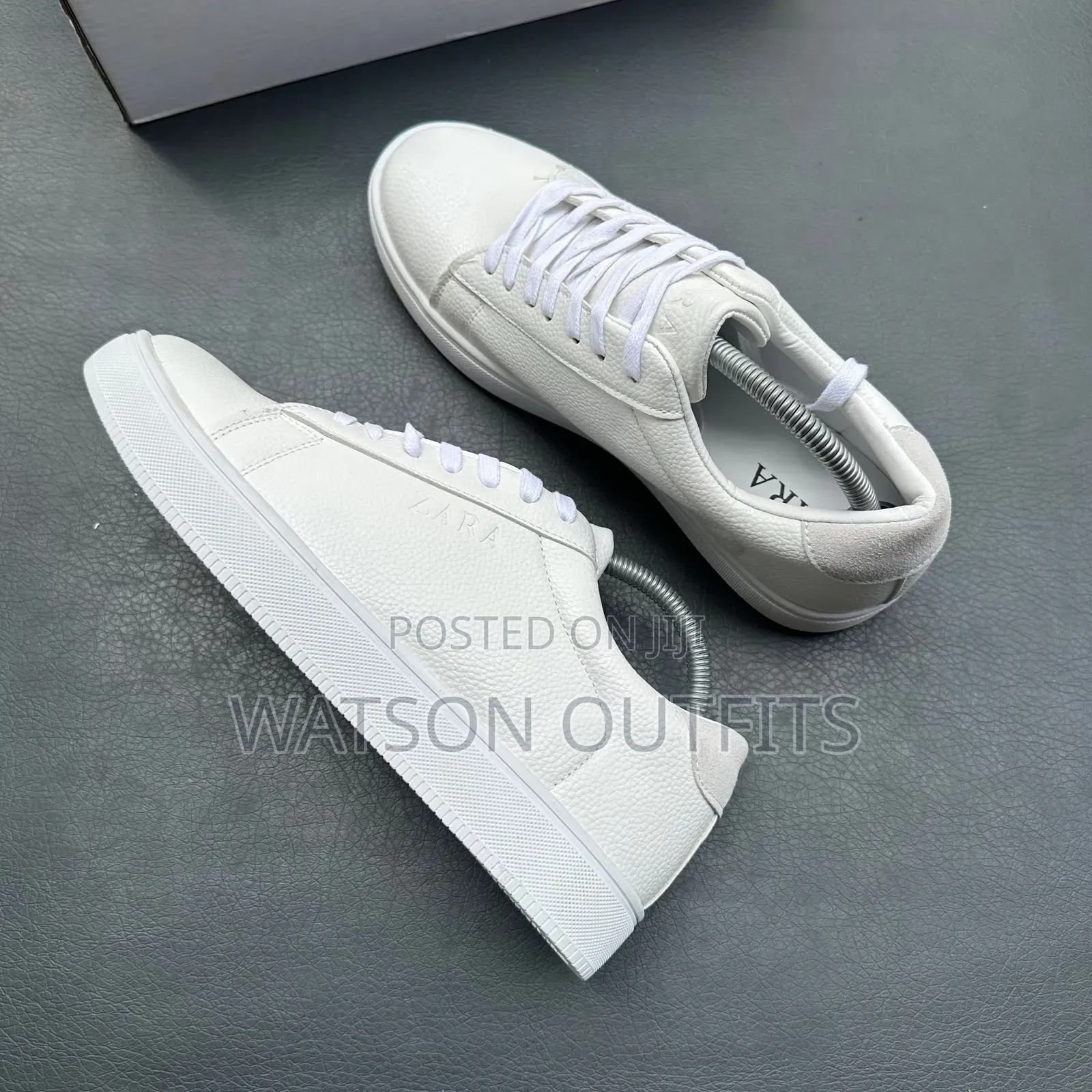Men's Leather Footwears or Shoes 5 Colours Materials Class or Grade A