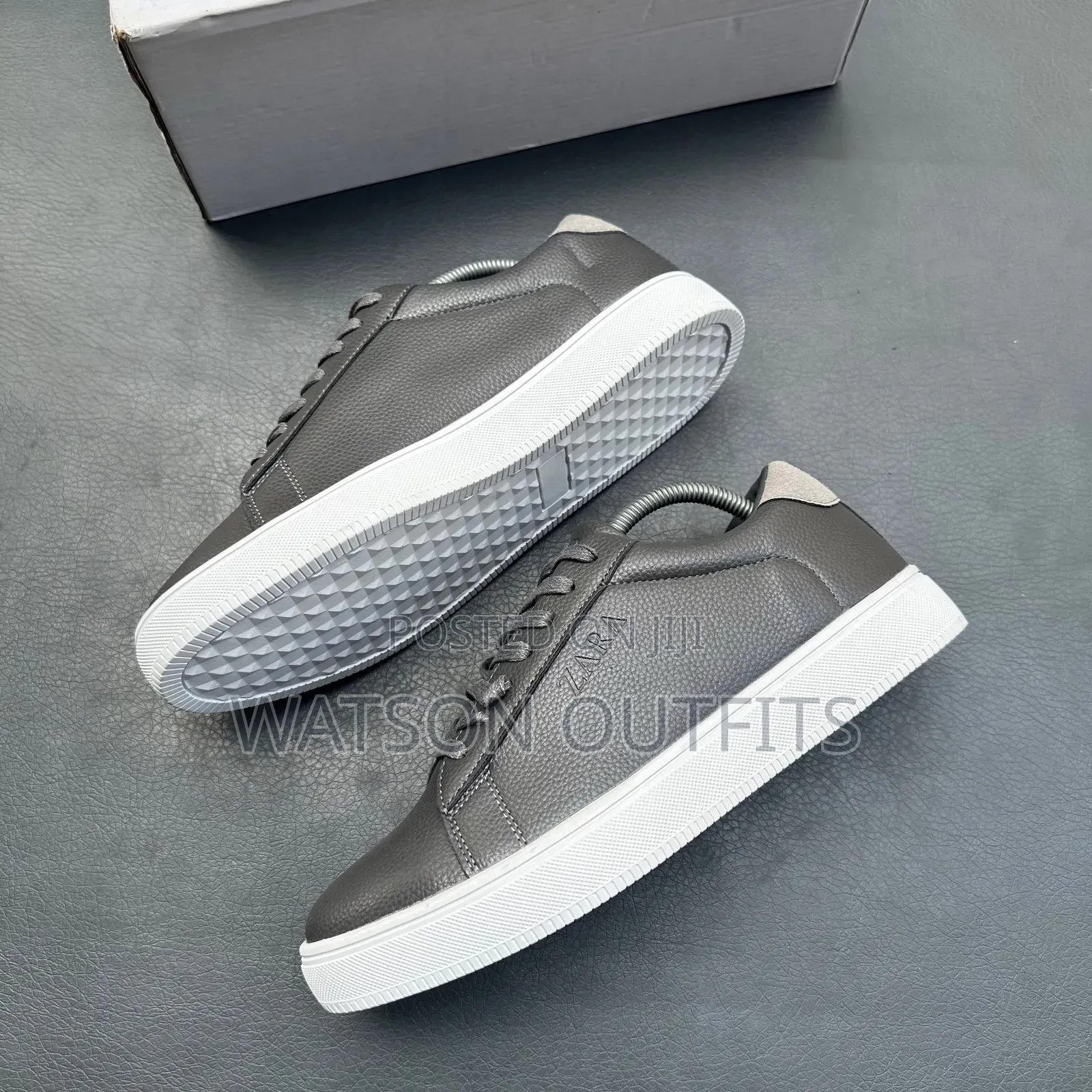 Men's Leather Footwears or Shoes 5 Colours Materials Class or Grade A