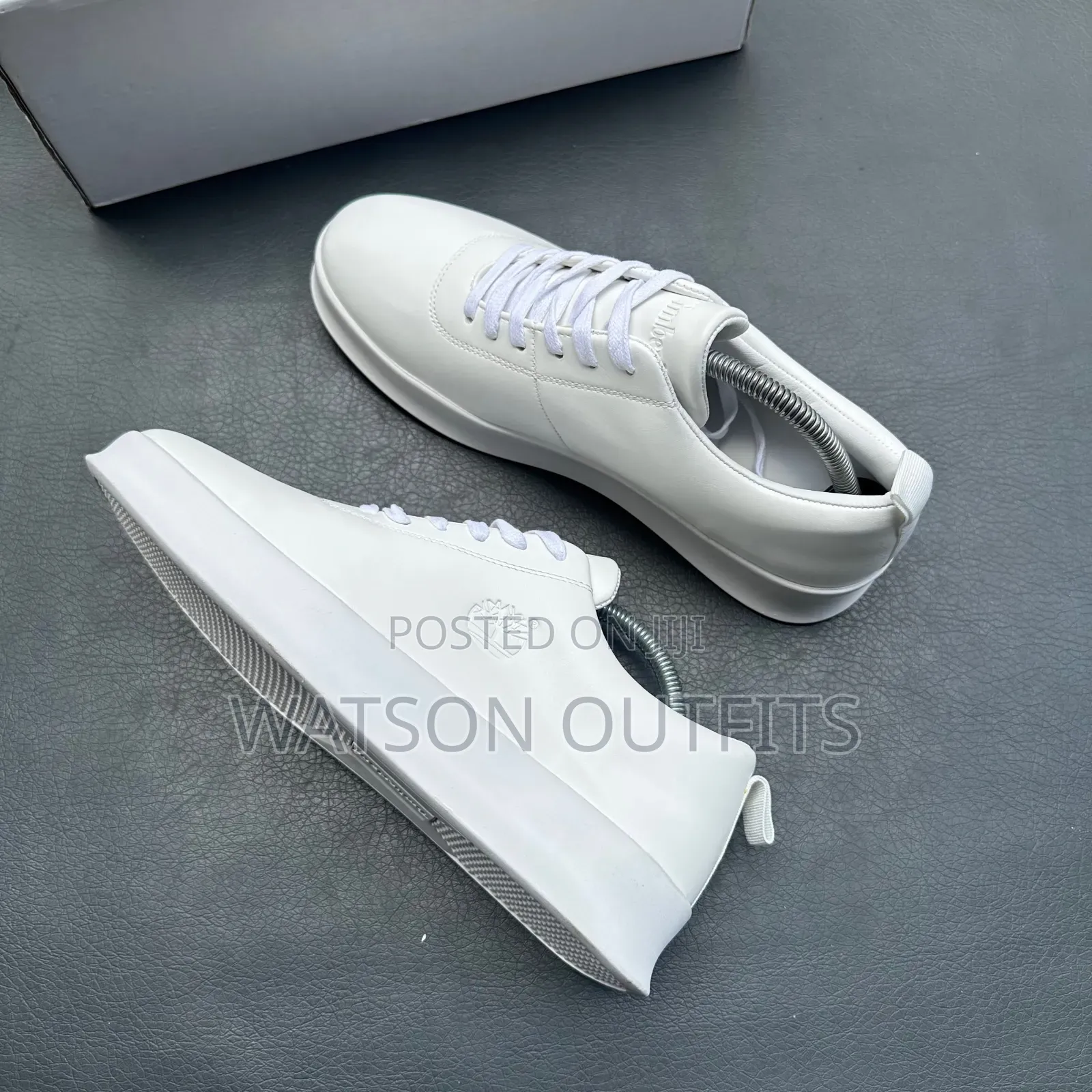 Men's Leather Footwears or Shoes 5 Colours Materials Class or Grade A