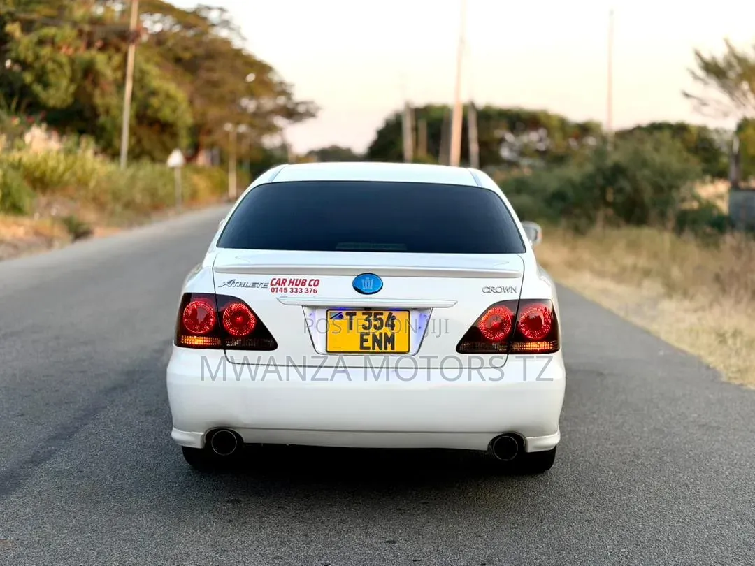 Toyota Crown 2006 White