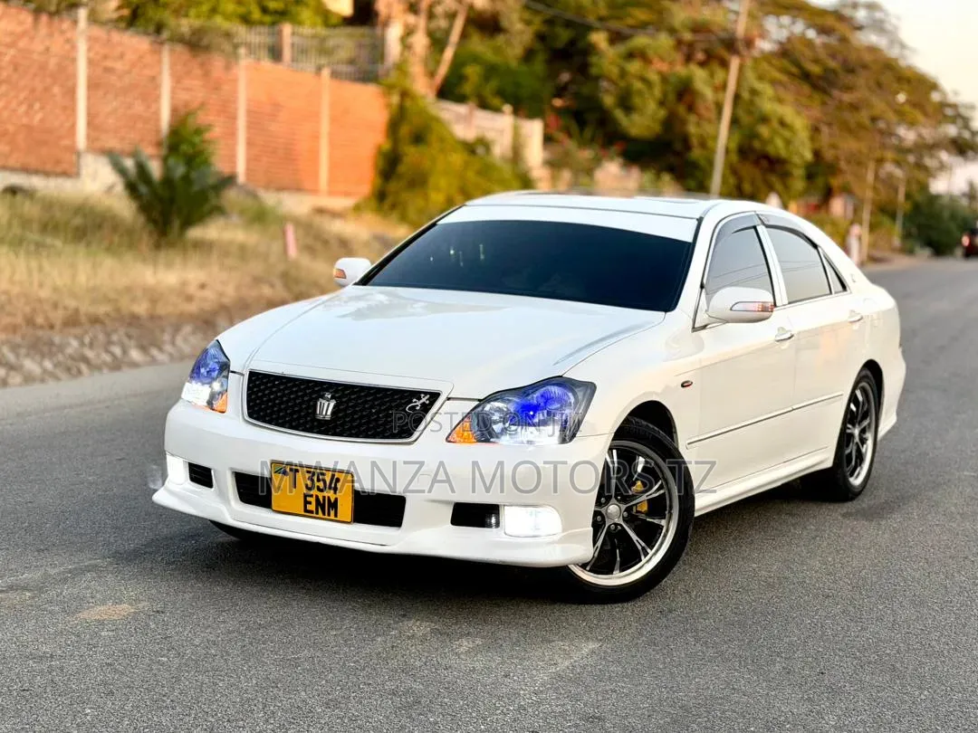 Toyota Crown 2006 White
