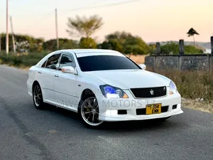 Toyota Crown 2006 White