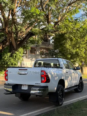 Toyota Hilux 2021 Off white