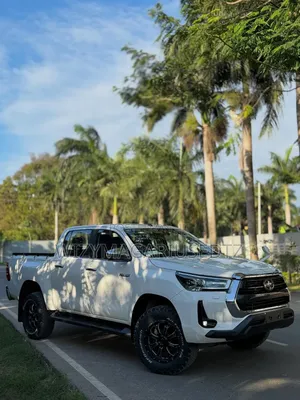 Toyota Hilux 2021 Off white