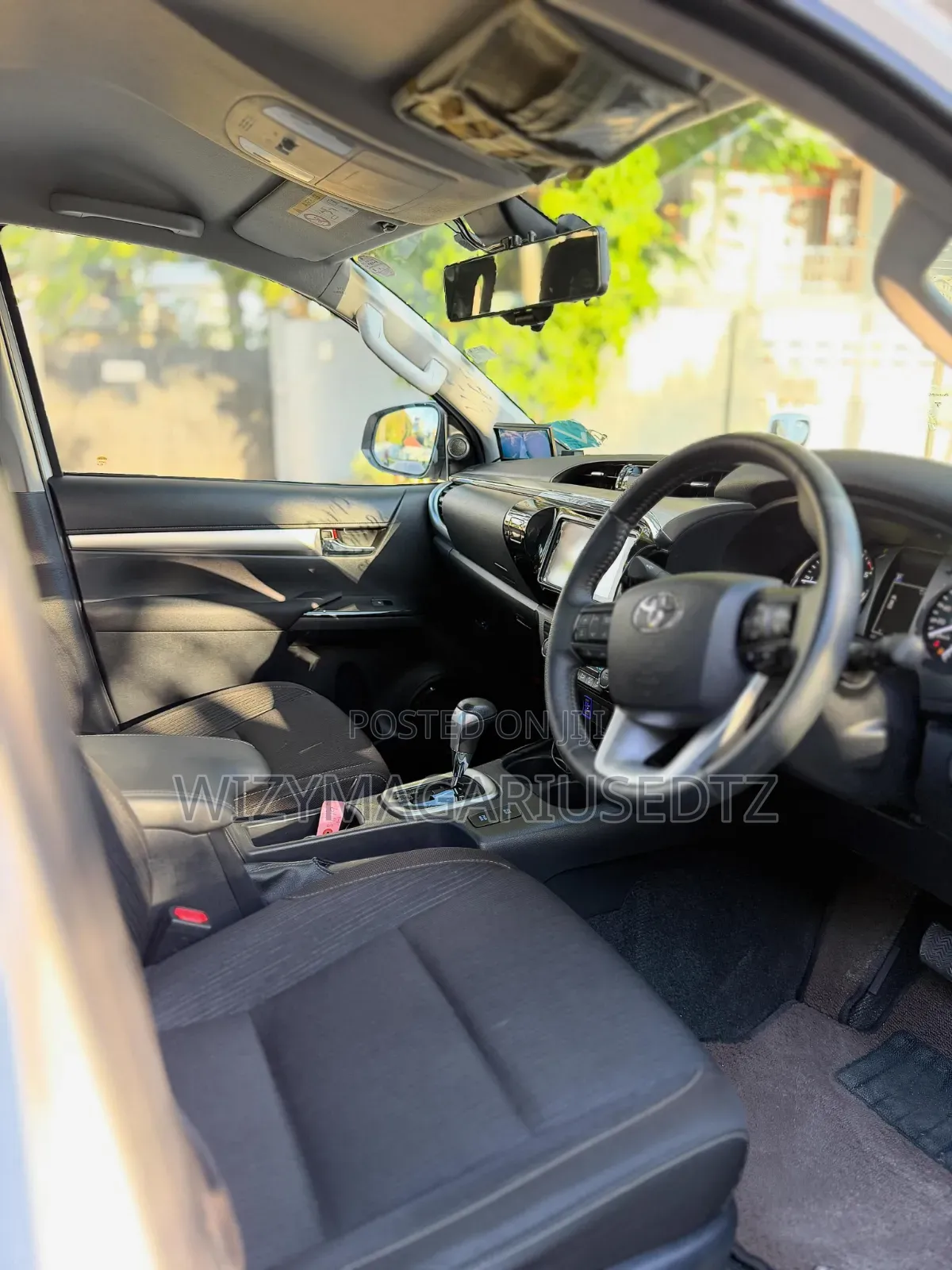 Toyota Hilux 2021 Off white