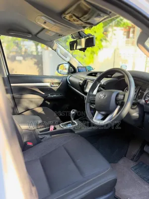 Toyota Hilux 2021 Off white