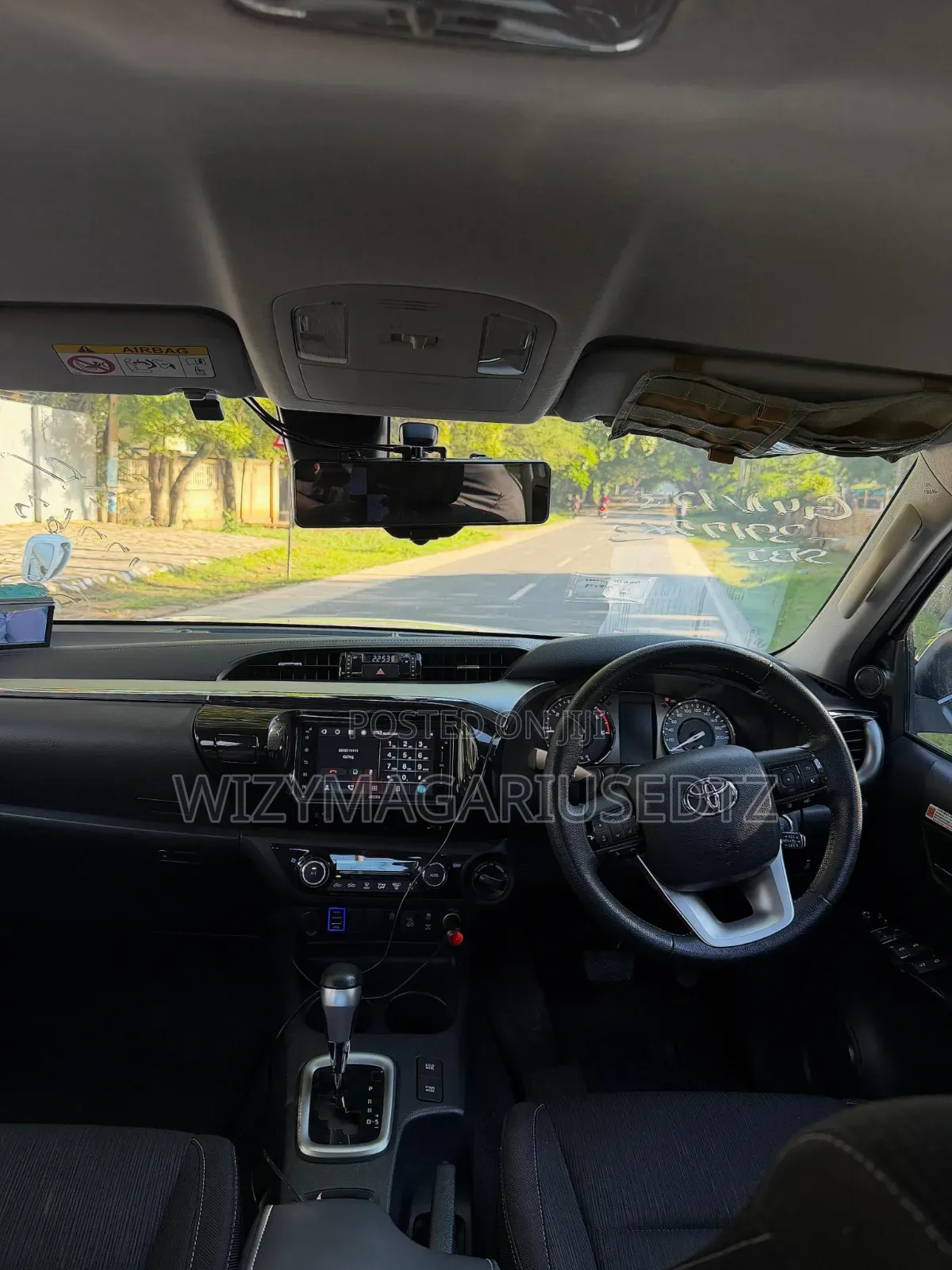 Toyota Hilux 2021 Off white