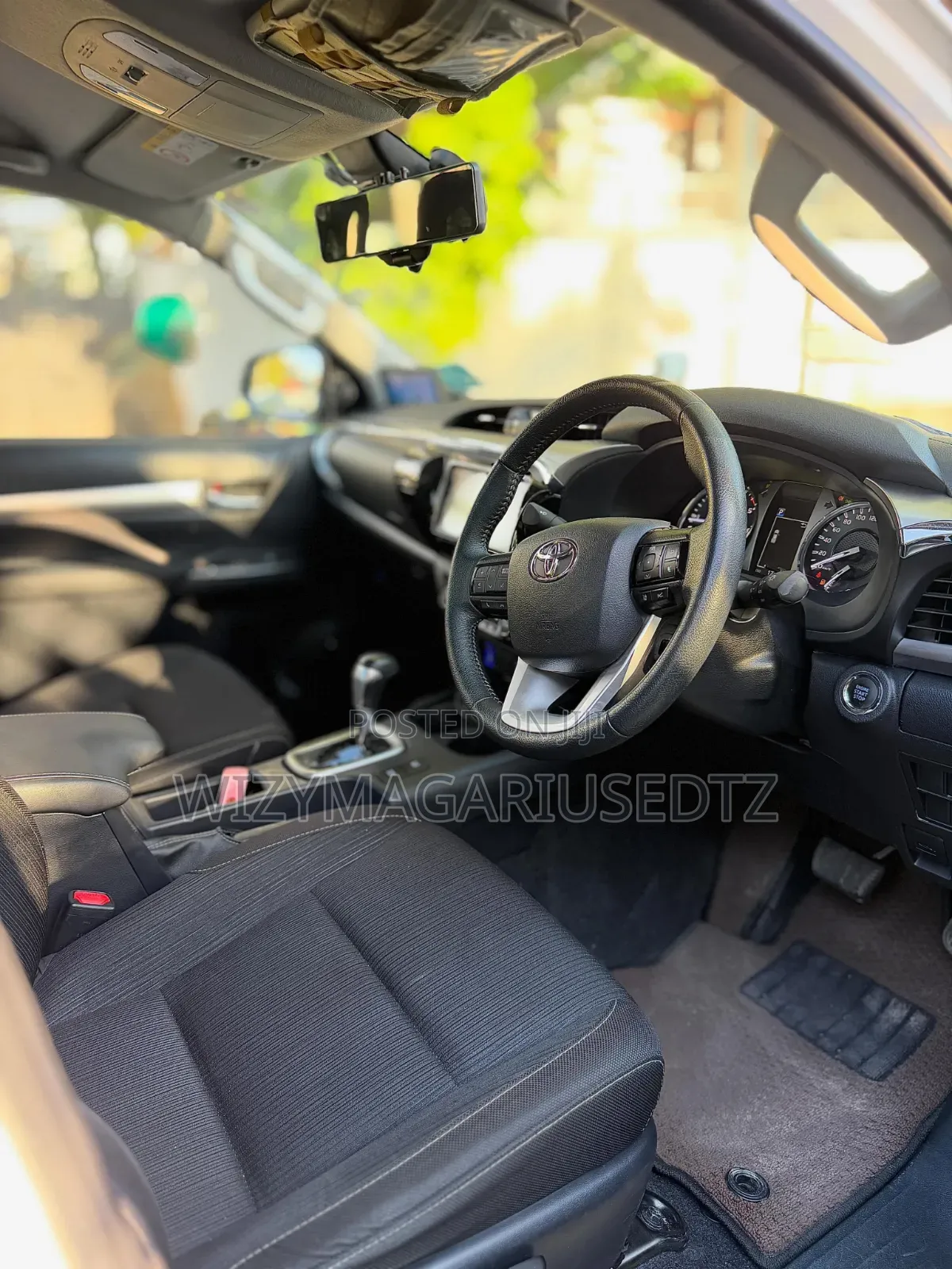 Toyota Hilux 2021 Off white