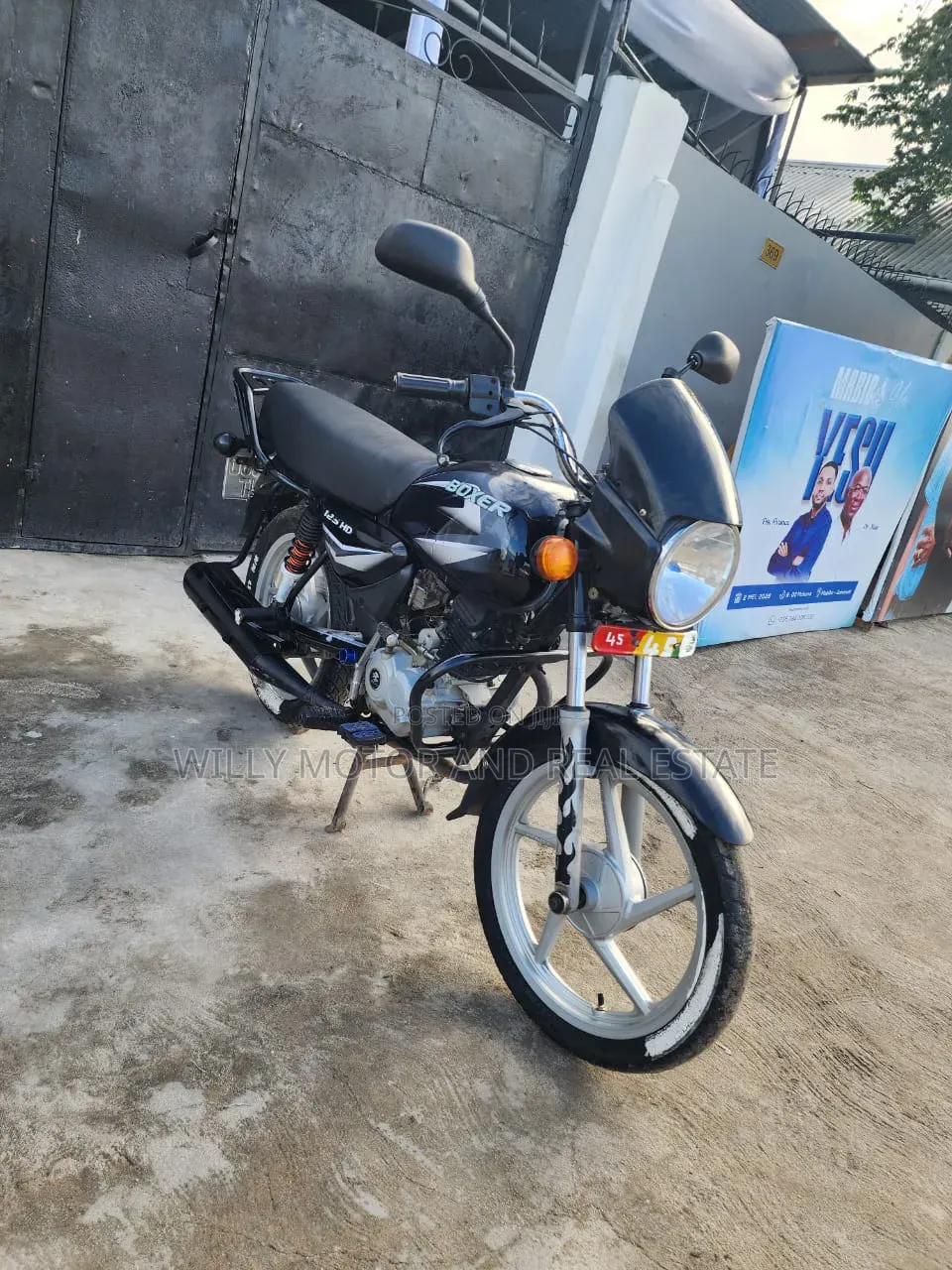 New Bajaj Boxer 125 2022 Black