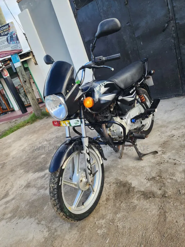 New Bajaj Boxer 125 2022 Black