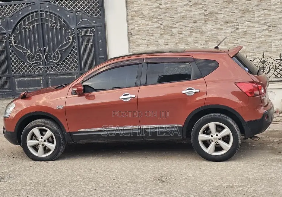 Nissan Dualis 2011 Maroon