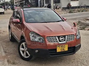 Nissan Dualis 2011 Maroon
