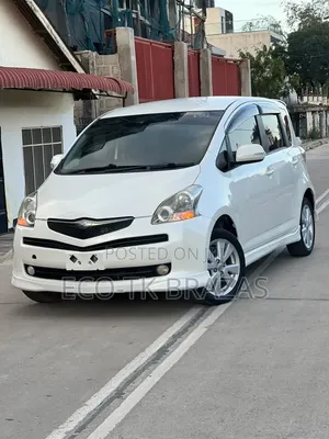 Toyota Ractis 2005 Pearl