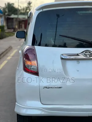 Toyota Ractis 2005 Pearl