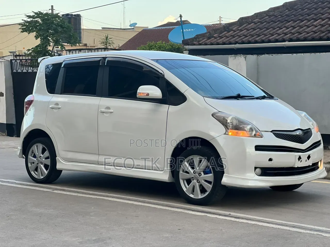 Toyota Ractis 2005 Pearl