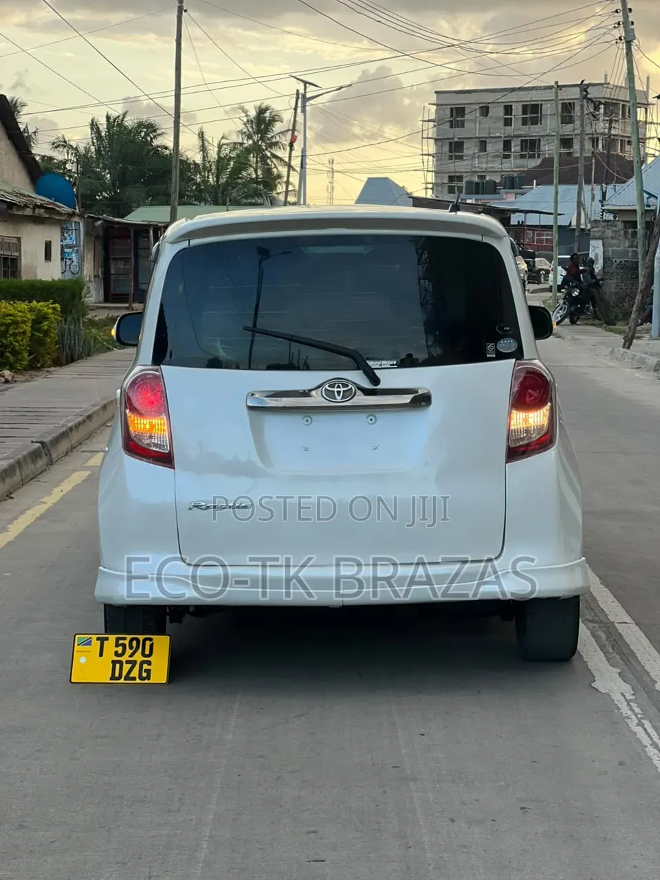Toyota Ractis 2005 Pearl