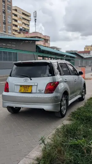 Toyota IST 2007 Silver