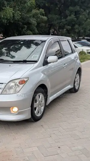 Toyota IST 2007 Silver